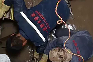 延安电梯井堵漏施工视频
